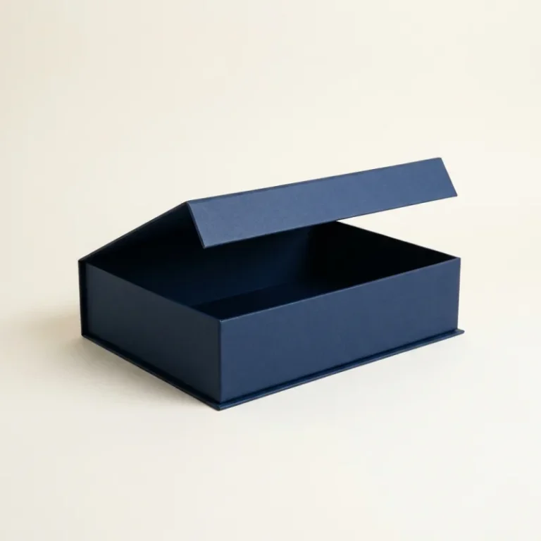 Rigid box with a magnetic closure